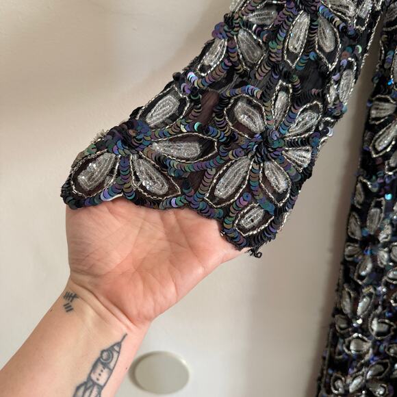 80s VINTAGE | Iridescent Black Sequined Beaded Floral V Neck Sheath Dress Large - Picture 6 of 8